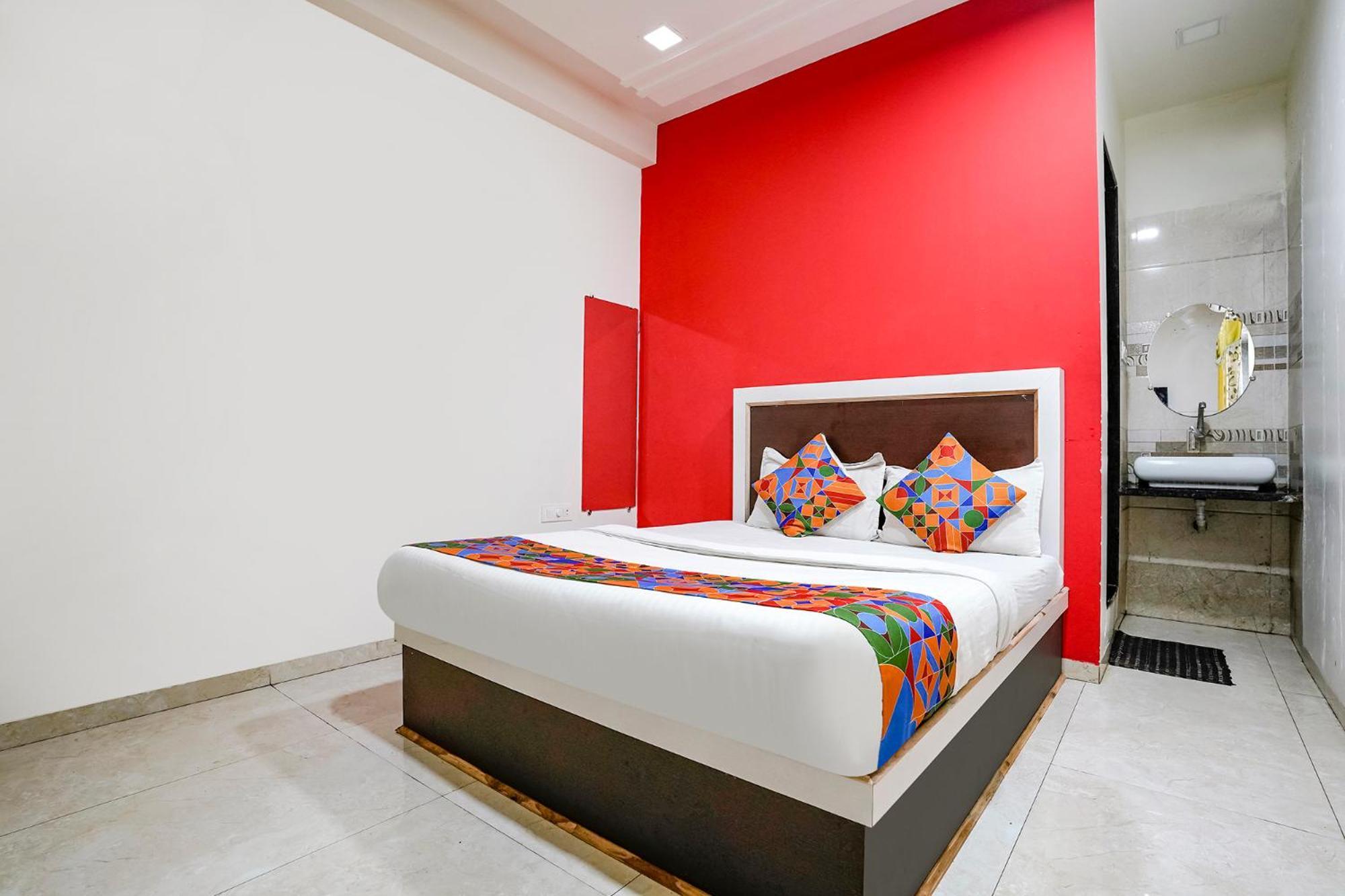 Fabexpress Sai Lodging - Nashik Railway Station Deolāli Dış mekan fotoğraf