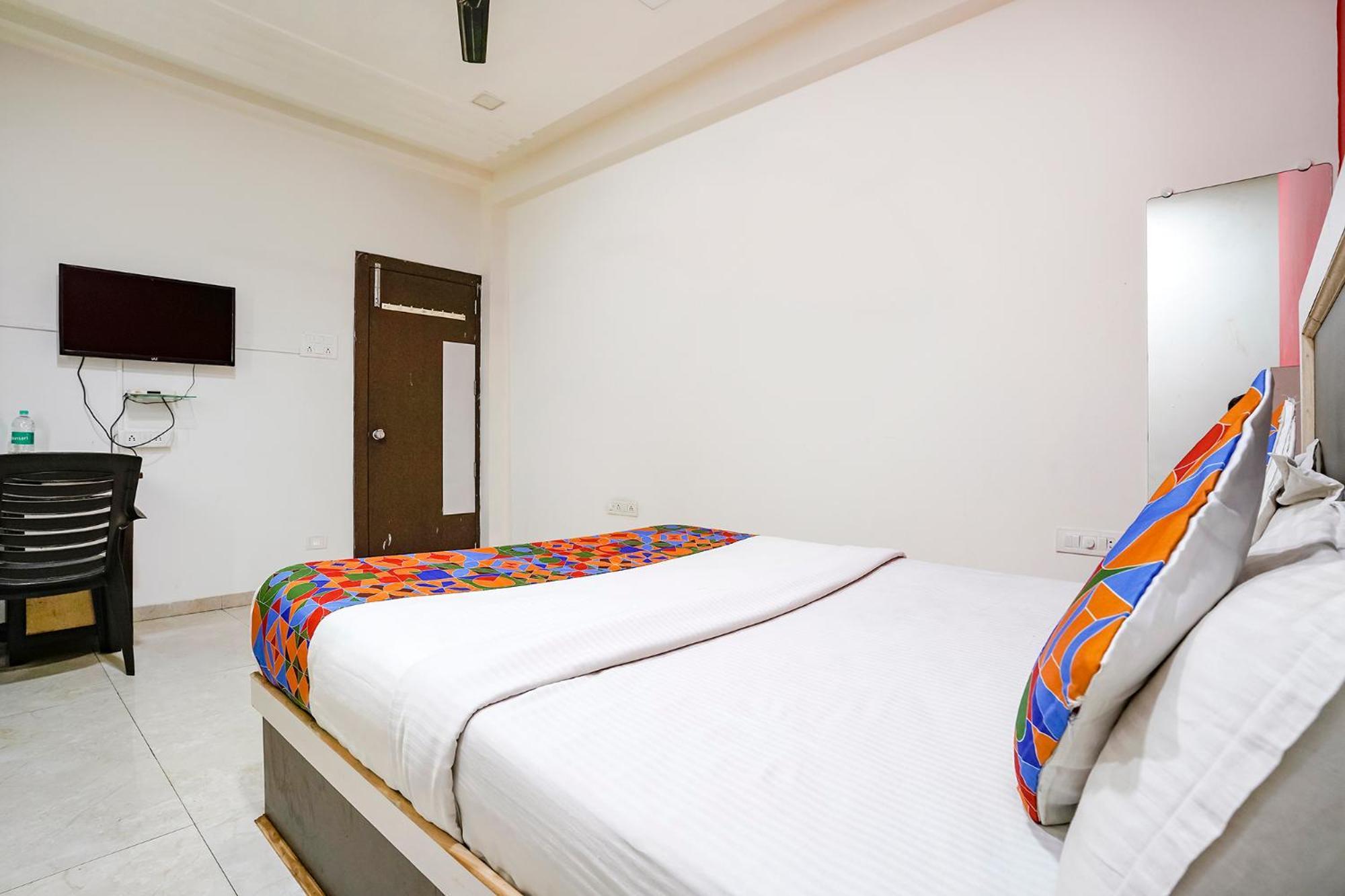 Fabexpress Sai Lodging - Nashik Railway Station Deolāli Dış mekan fotoğraf